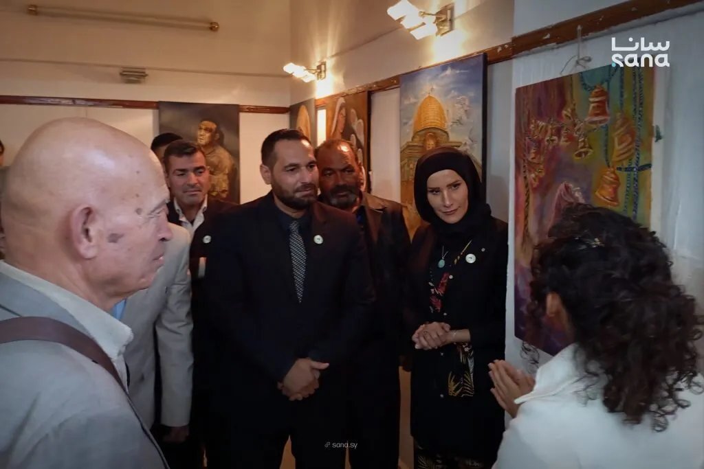 معرض "معاً نبني الوطن" في دمشق: لوحات فنية تجسد صمود غزة وتفاؤل سوريا