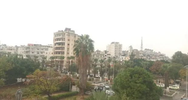 الساحل السوري ينتعش بأمطار الخير مع تحذيرات من ظاهرة "التنين البحري"