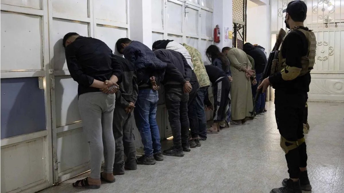 الداخلية السورية تعلن تفكيك خلية داعشية إرهابية في عفرين وضبط أسلحة