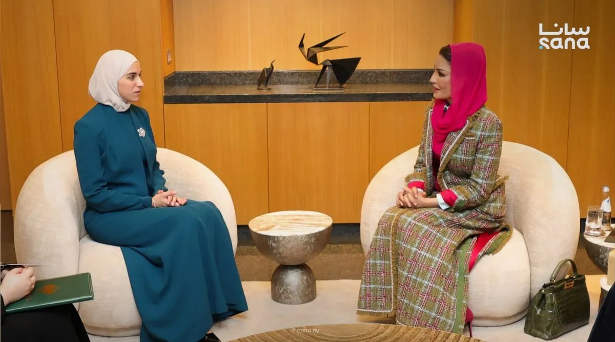 السيدة لطيفة الدروبي تبحث التعاون التعليمي والثقافي مع مؤسسة قطر في الدوحة