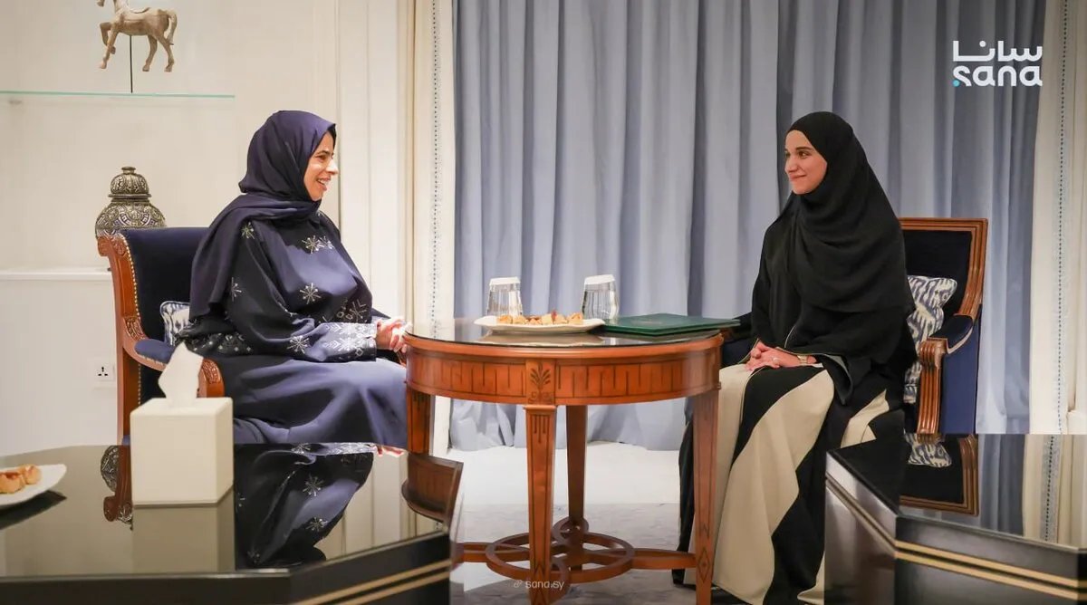 السيدة لطيفة الدروبي تبحث قضايا التعليم مع وزيرة التربية القطرية في الدوحة