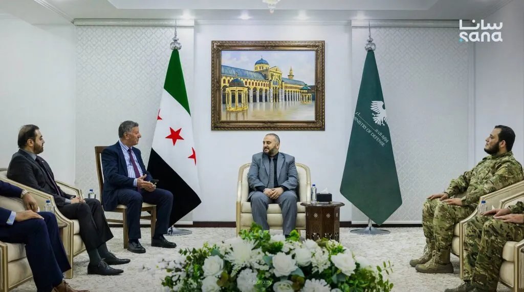 وزير الدفاع السوري يبحث مع السفير الباكستاني تعزيز التعاون العسكري وتطوير القدرات الجوية