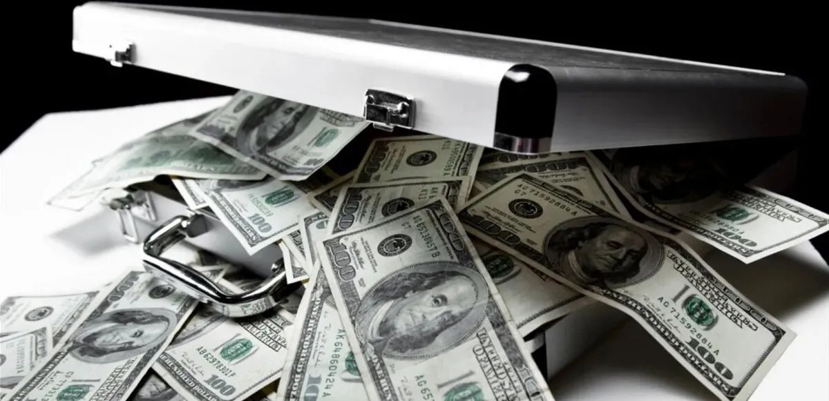 تحليل اقتصادي: ثلاثة مسارات محتملة لسعر صرف الليرة السورية.. وأيها الأرجح؟