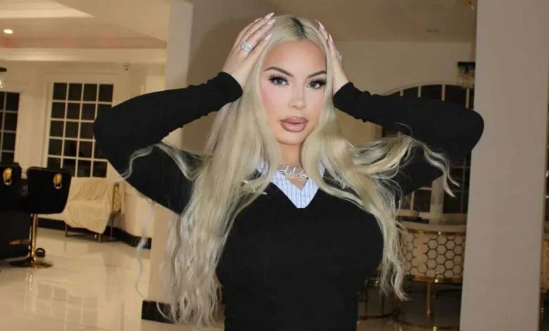 مقتل المغنية DELAROSA في لوس أنجلوس بإطلاق نار غامض