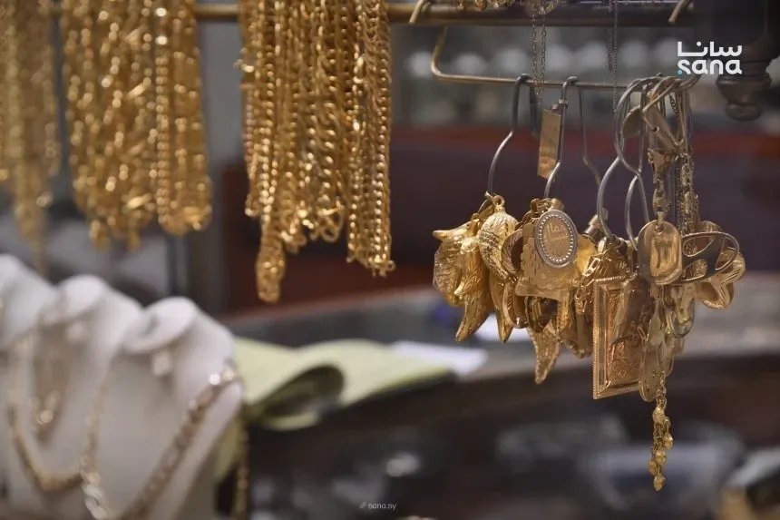 حل لأزمة الذهب في دمشق: اتفاق جديد يوقف تطبيق رسم الإنفاق الاستهلاكي مؤقتاً