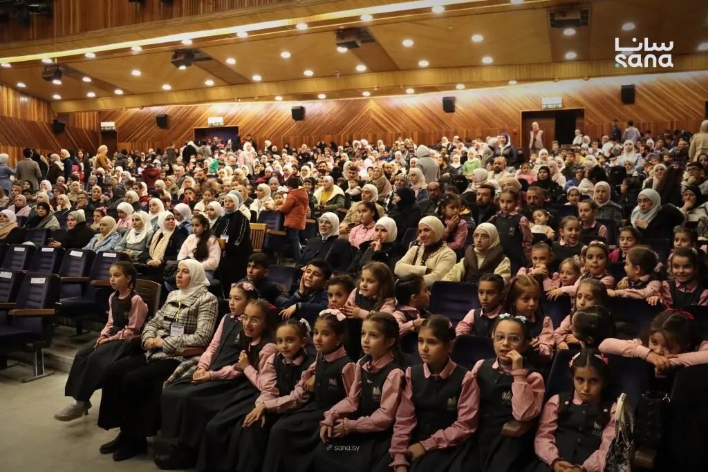 حمص تحتفي بأسبوع الطفل العالمي بعروض فنية ورياضية مبهرة