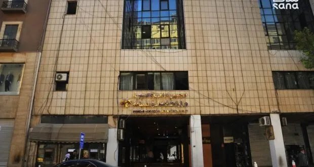 الاقتصاد السورية تحذر: عقوبات صارمة على عدم إعلان الأسعار تصل إلى سحب الترخيص