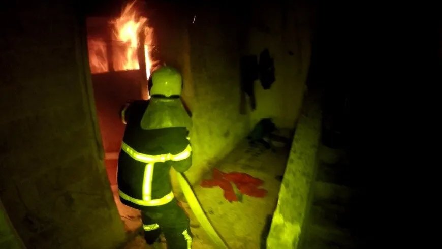 إدلب: مدافئ الحطب تدفئ لياليها الباردة وتزيد من مخاطر الحرائق