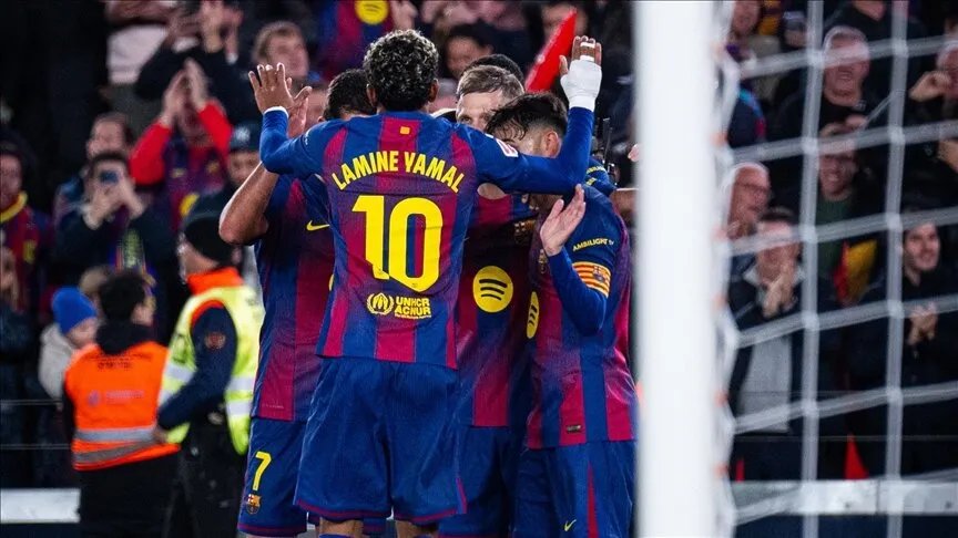 برشلونة ينتفض أمام ألافيس ويحقق فوزاً مثيراً في الدوري الإسباني