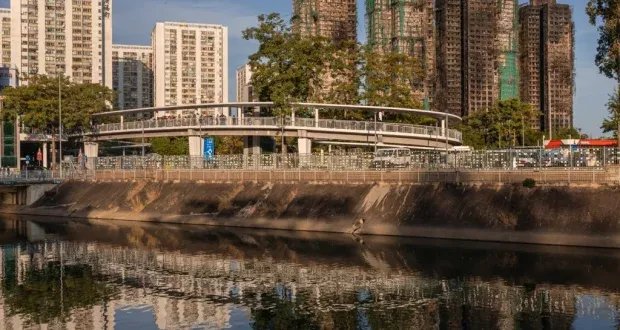 هونغ كونغ: غضب متصاعد بعد حريق مجمع سكني يودي بحياة 128 شخصًا.. وبكين تحذر من استغلال الكارثة