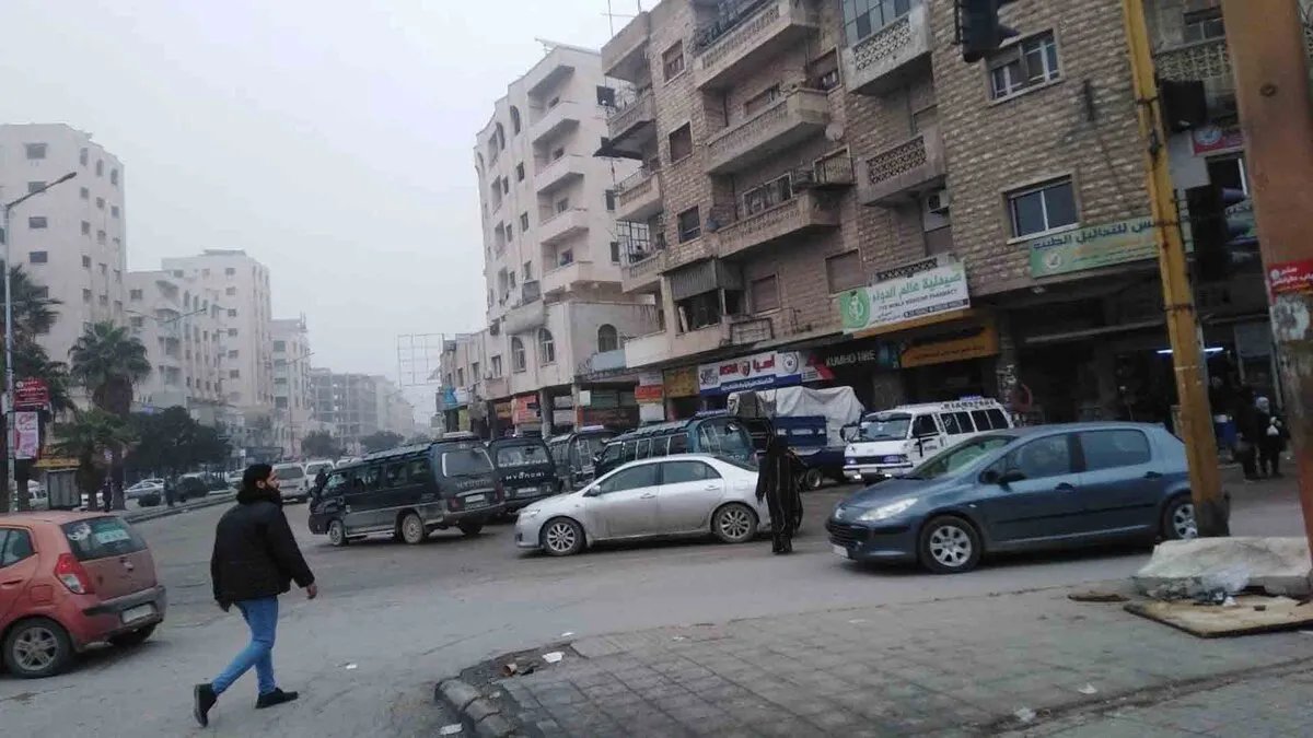 حماة: تخفيض رمزي لأجرة النقل الداخلي يثير استياء المواطنين والسائقين