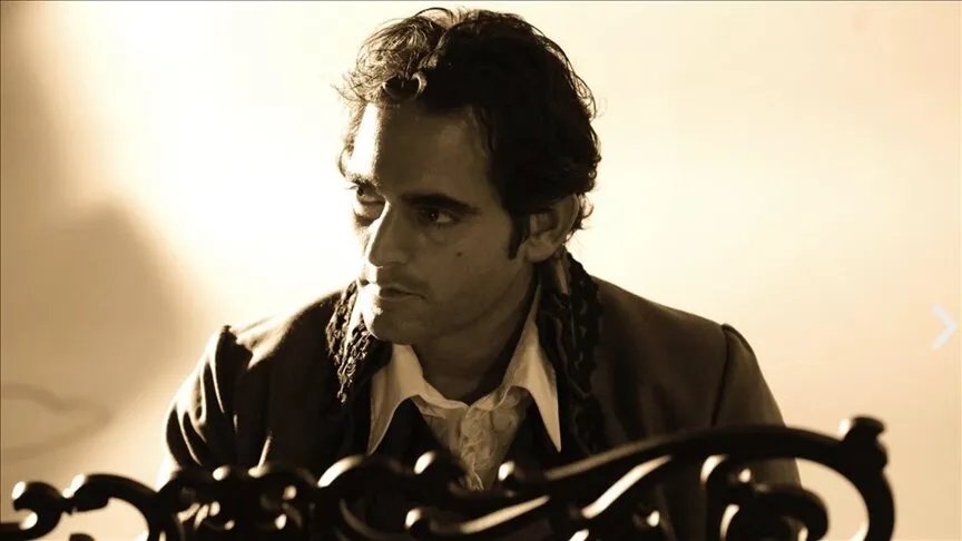 مالك جندلي يحتفل بالذكرى الأولى للتحرير بسيمفونية سلام في سوريا