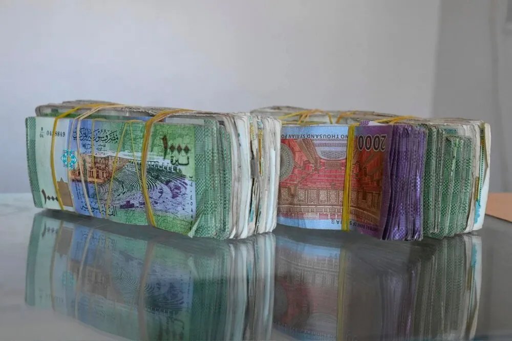 أسعار الصرف تستقر في السوق السوداء السورية اليوم