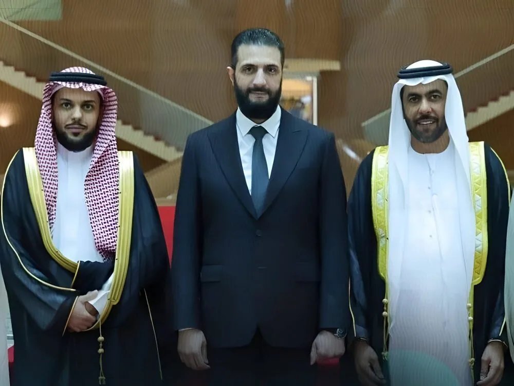 الرئيس الشرع يستقبل رئيس مجلس إدارة شركة الإمارات للمزادات في قصر الشعب