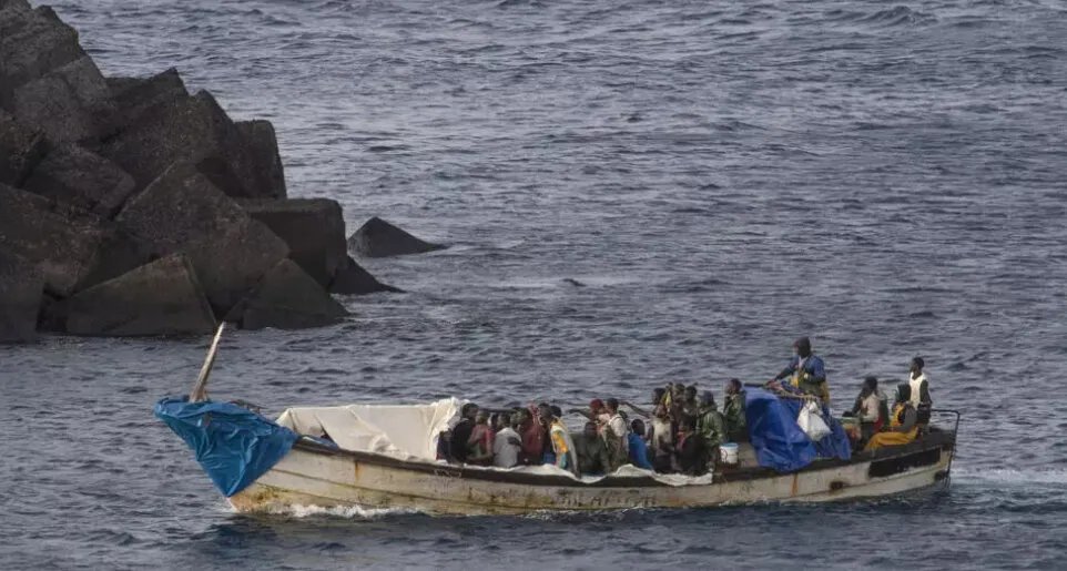 موريتانيا تنقذ 141 مهاجراً تائهين قبالة سواحل نواذيبو