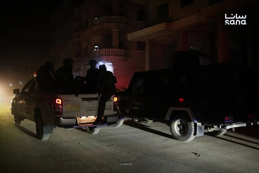 إدلب: الوحدات الأمنية تفكك خلايا داعش الإرهابية وتضبط أسلحة ومتفجرات في منطقة الدانا