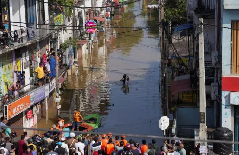 حصيلة كارثية: الفيضانات تودي بحياة أكثر من 500 شخص في إندونيسيا
