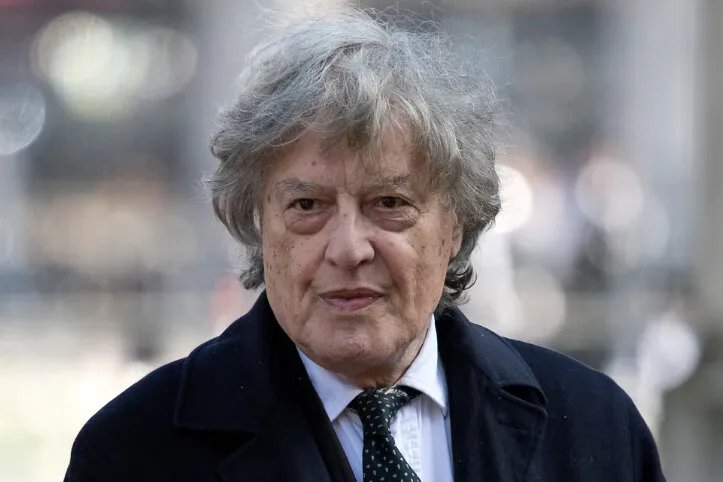 رحيل عملاق المسرح البريطاني: توم ستوبارد يودع عالمنا عن عمر يناهز 88 عاماً