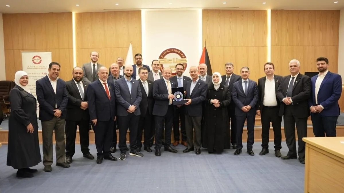 غرفتا صناعة دمشق وعمان توقعان اتفاقية توأمة لتعزيز الشراكة الصناعية