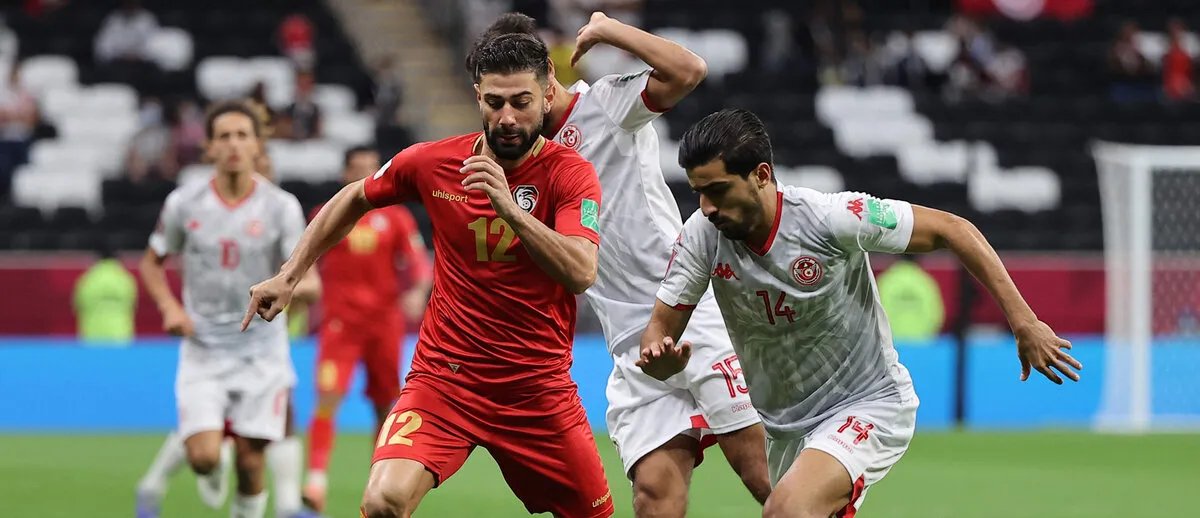 كأس العرب: المنتخب السوري يواجه تونس في افتتاحية بنكهة الذكريات