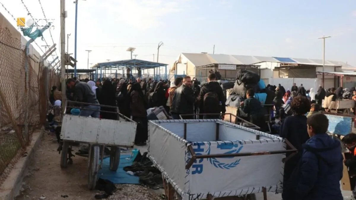 ترحيل دفعة جديدة: 240 عائلة عراقية تغادر مخيم "الهول" وسط تحديات أمنية وإنسانية