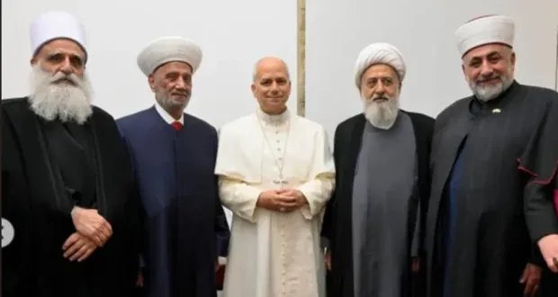 البابا فرانسيس يختتم زيارته إلى لبنان بلقاء قادة الطوائف الإسلامية