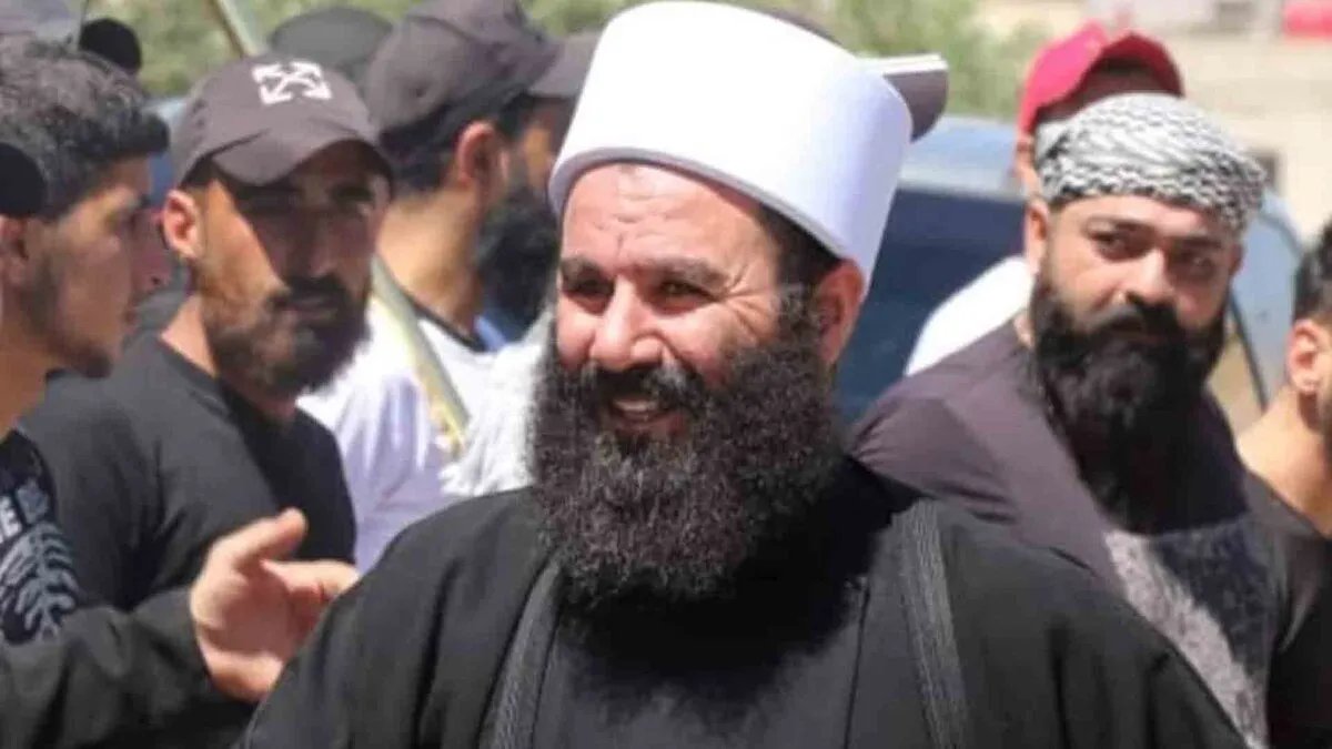 السويداء: مقتل الشيخ رائد المتني بعد أيام من اعتقاله على يد ميليشيا تابعة للهجري وسط استنكار واسع