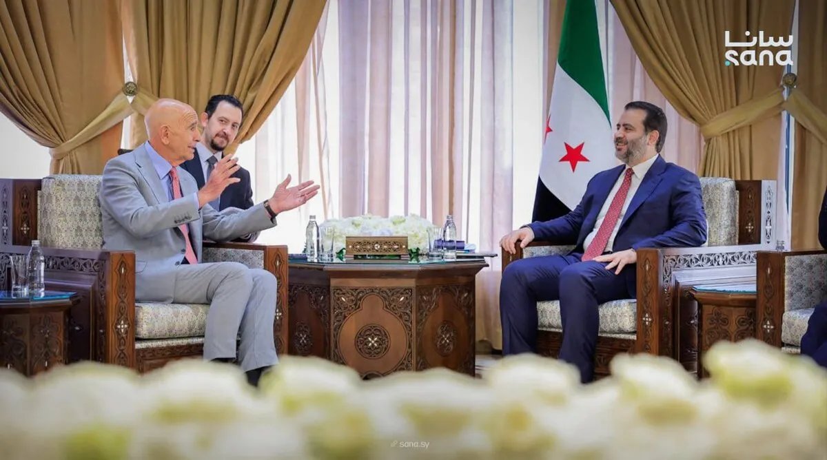 وزير الخارجية السوري يستقبل المبعوث الأمريكي الخاص توماس باراك لبحث التعاون والمستجدات الإقليمية