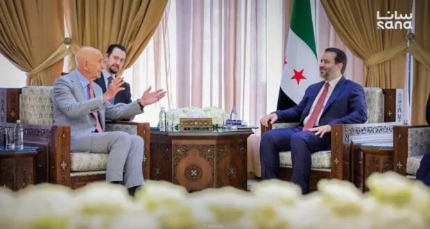 وزير الخارجية السوري يستقبل المبعوث الأمريكي الخاص توماس باراك لبحث التطورات الإقليمية