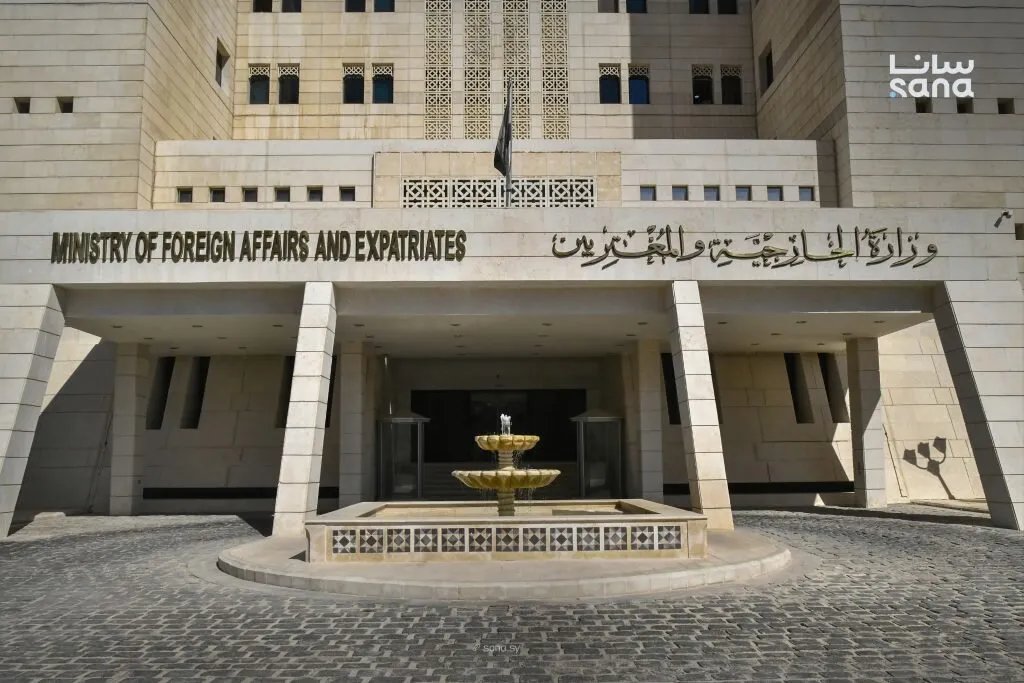الخارجية السورية تقدم تسهيلات جديدة للمغتربين: تصديق مجاني للجوازات وتسهيل عودة الأطفال