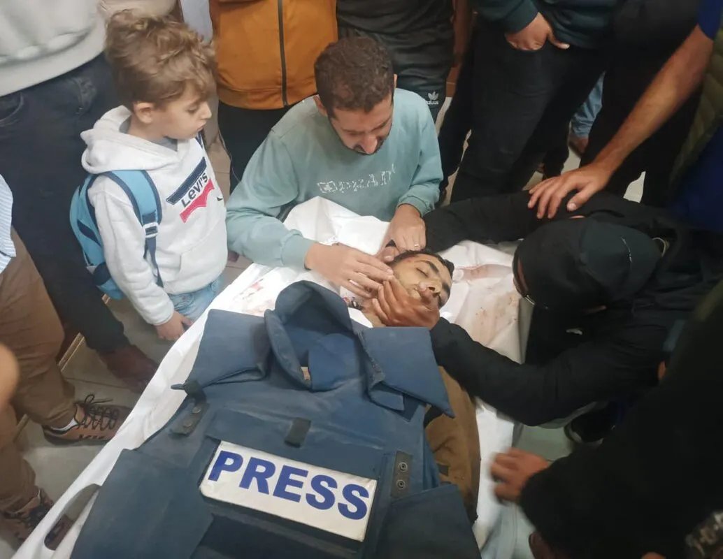 المكتب الإعلامي الحكومي بغزة: الاحتلال الإسرائيلي يتعمد استهداف الصحفيين الفلسطينيين وعدد الشهداء يتجاوز 250