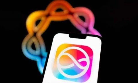 تغييرات في قيادة الذكاء الاصطناعي في آبل: استقالة جاناندريا وتعيين خبير من غوغل ومايكروسوفت