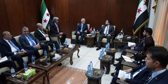 سوريا وتركيا تبحثان تعزيز التعاون في مجال النقل والبنية التحتية
