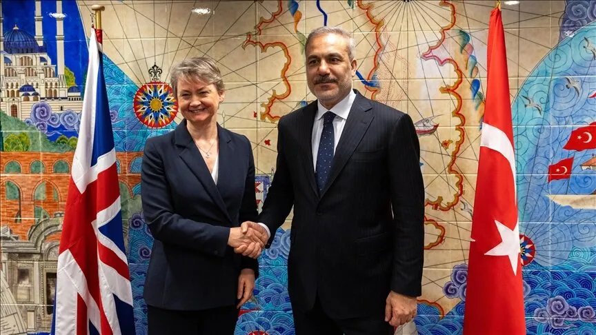 فيدان يدعو إلى ضغط دولي على إسرائيل لوقف إطلاق النار وتسهيل المساعدات في غزة