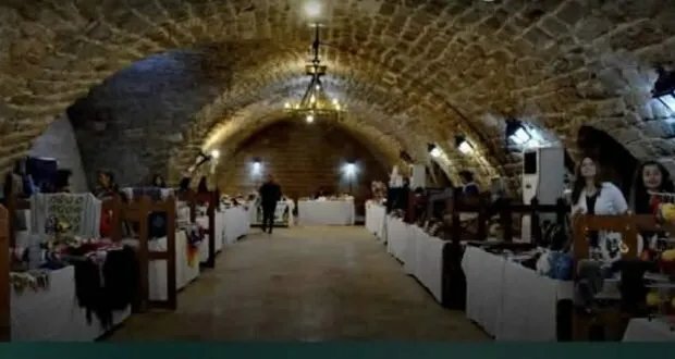 معرض منتجات المرأة العاملة في طرطوس القديمة: إبداعات متنوعة احتفاءً بذكرى التحرير