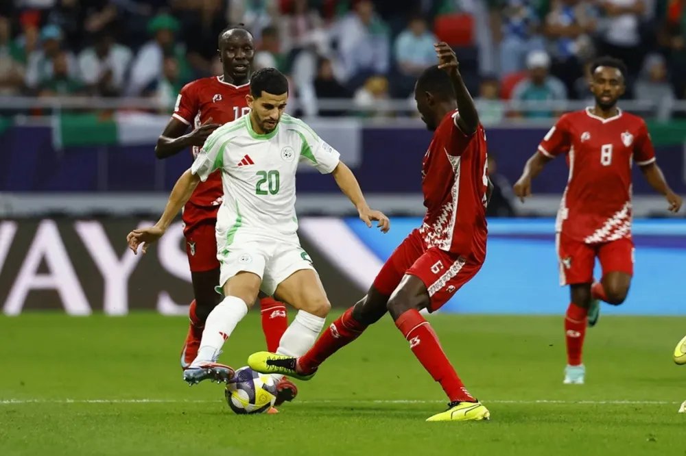 كأس العرب: الجزائر تتعادل مع السودان في بداية مشوار الدفاع عن اللقب