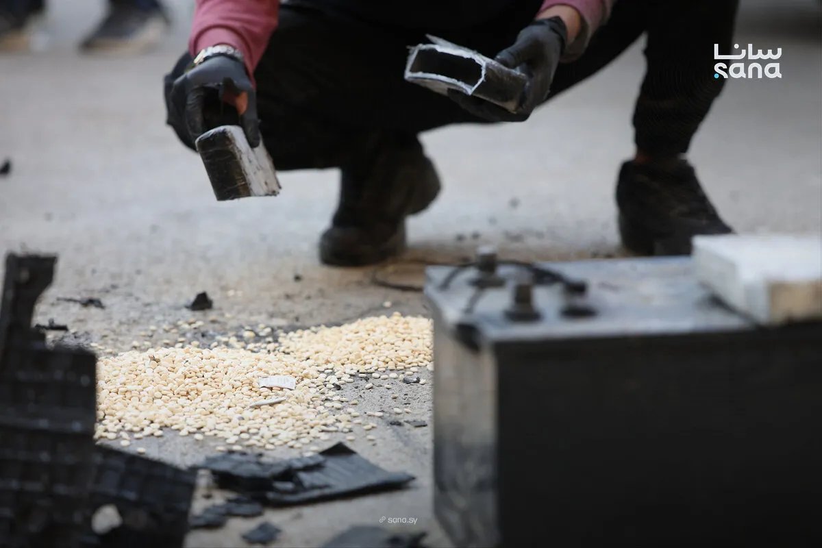 ريف دمشق: ضبط شبكة تهريب مخدرات ومصادرة أكثر من 160 ألف حبة كبتاغون