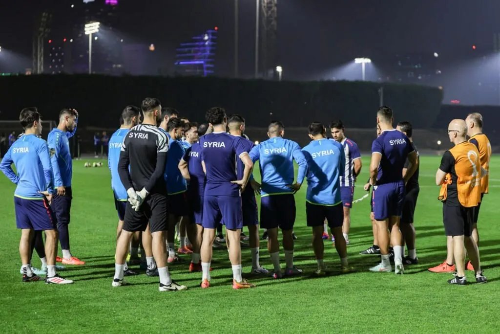 مواجهة حاسمة: منتخب سوريا يطمح للفوز على قطر في كأس العرب