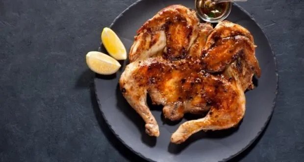 دجاج مشوي بصوص الصويا والعسل: وصفة شهية وسهلة لتحضير وجبة متكاملة