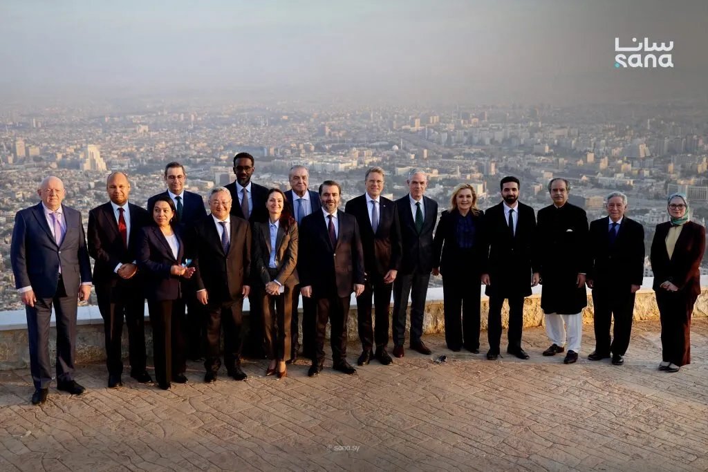 وفد مجلس الأمن يختتم زيارته لسوريا بجولة في جبل قاسيون بعد لقاءات مع مسؤولين