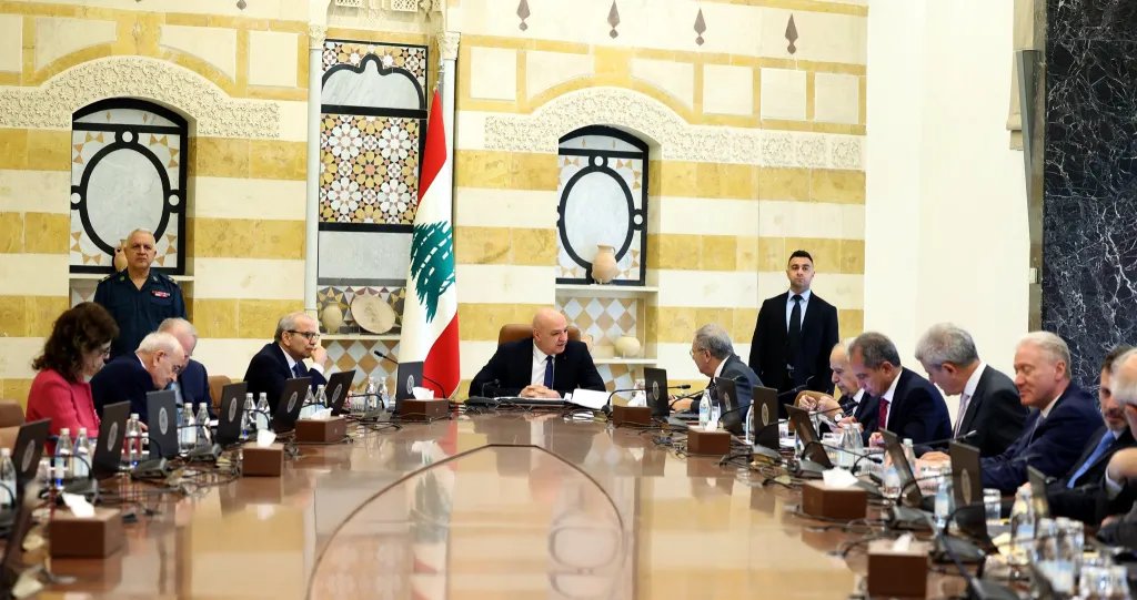 الرئيس اللبناني يدعو إسرائيل إلى وقف التصعيد والتمسك بالتفاوض لحل النزاعات