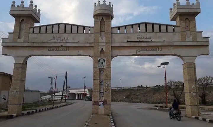 قسد تتهم "فصائل تابعة للحكومة" بقصف مناطق في ريف دير حافر