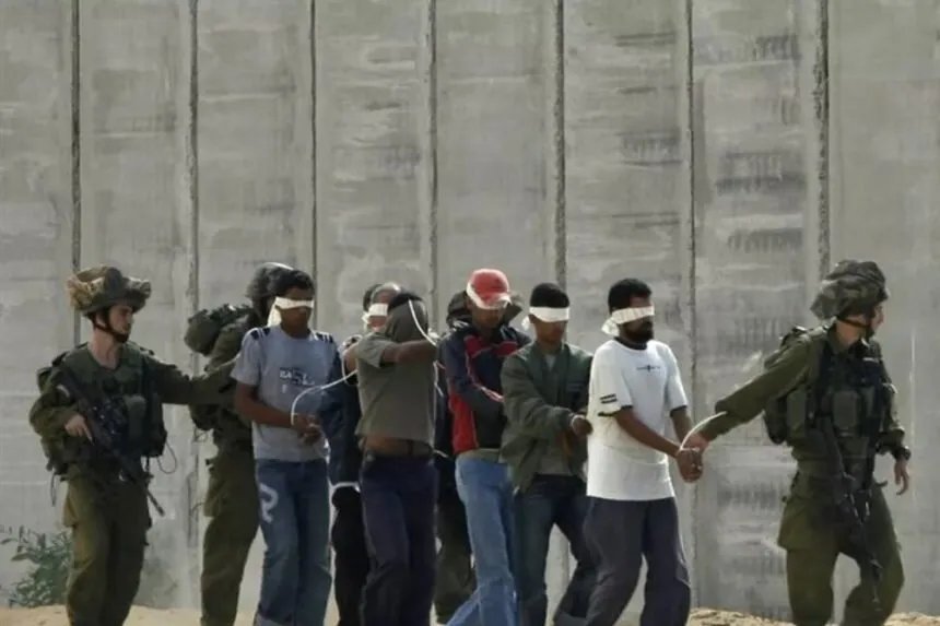 تصاعد الاعتقالات الإسرائيلية: أكثر من 570 فلسطينياً خلف القضبان في نوفمبر