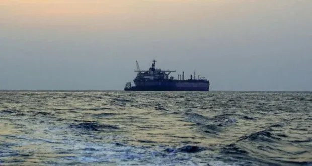 تحذير بحري: إطلاق نار يستهدف سفينة تجارية غربي اليمن