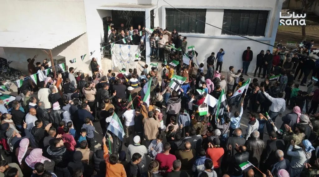 حمص: قرية غرناطة تحتفل بالذكرى الأولى للتحرير وتتطلع إلى مستقبل آمن