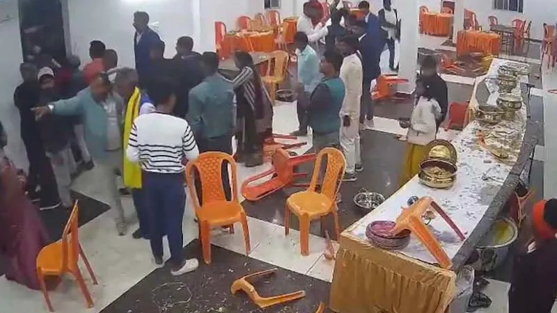 حفل زفاف يتحول إلى شجار عنيف في الهند بسبب نقص في حلوى "راسغولا"