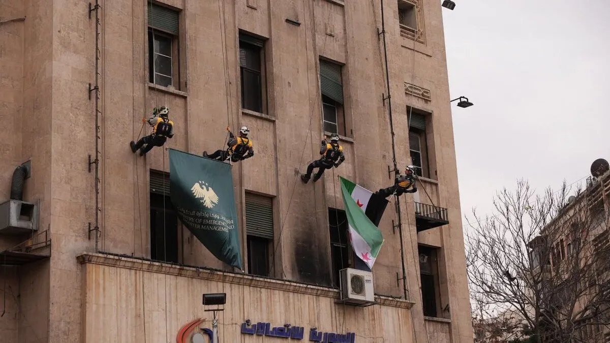 حلب تحتفل بذكرى التحرير بكرنفال لوزارة الكوارث والطوارئ