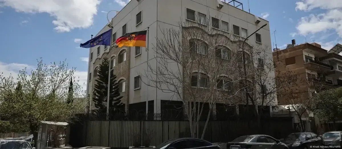 السفارة السورية في ألمانيا تشهد ارتفاعاً ملحوظاً في المعاملات القنصلية وتقدم خدمات مطورة للجالية