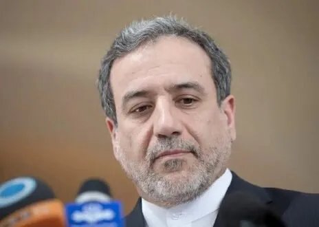 تفاؤل حذر: إيران مستعدة لمحادثات نووية في أوروبا وتنتقد "محاولات" إسرائيل لعرقلة الدبلوماسية