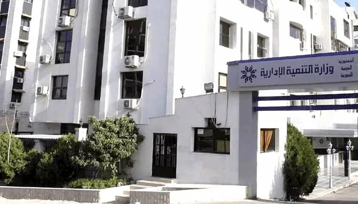 إعادة موظفين مفصولين: الحكومة السورية تدرس الملفات.. ومستحقاتهم المالية معلقة